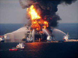 Deepwater Horizon oil rig on fire, April 21, 2010 (Photo: US Coast Guard)