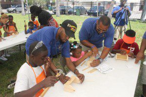 Masons love the kids, member of Boaz Lodge #212 teams up with citizens on the move in Daytona Beach. Photo: Boaz Lodge #212