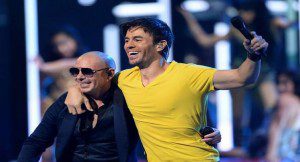 Latin artists Pitbull and Enrique Iglesias perform at the Latin Grammys 2013. (Photo : Facebook/Pitbull)